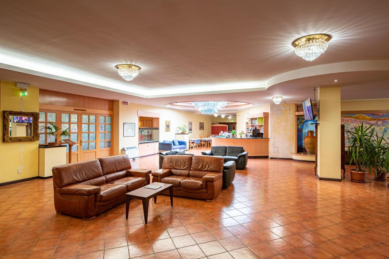 Hotel Villa Strassoldo "Ex Attianese Hotel Restaurant" Cervignano del Friuli Εξωτερικό φωτογραφία