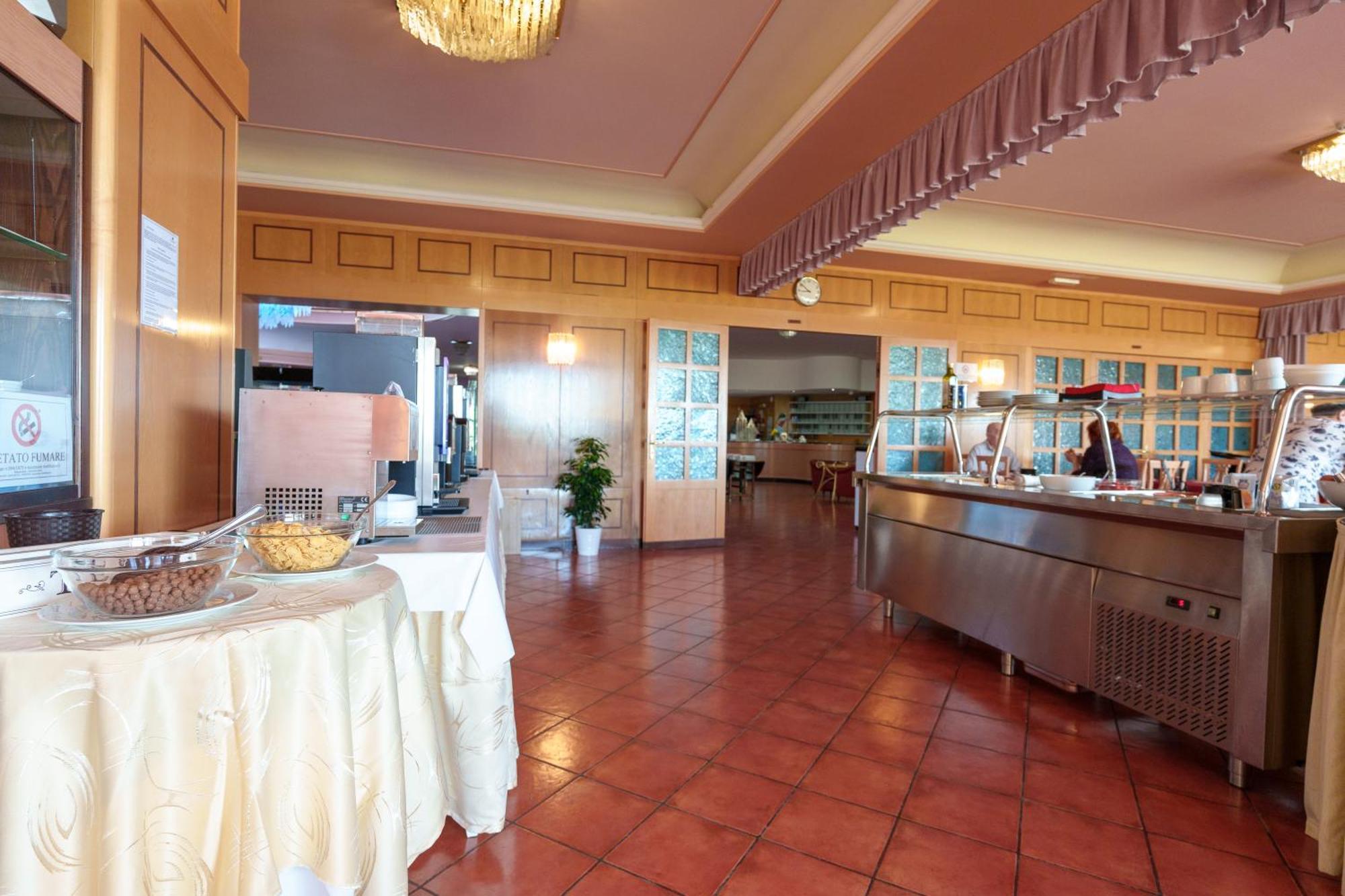 Hotel Villa Strassoldo "Ex Attianese Hotel Restaurant" Cervignano del Friuli Εξωτερικό φωτογραφία