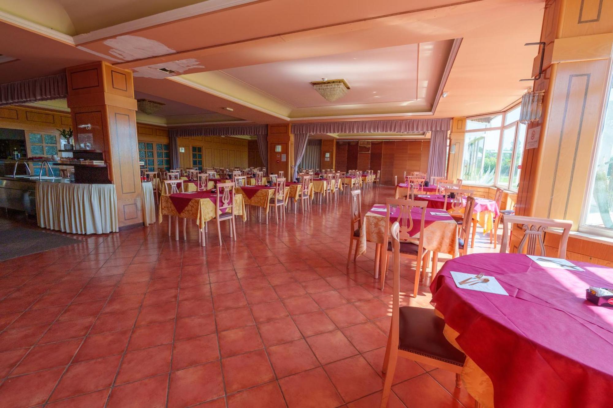 Hotel Villa Strassoldo "Ex Attianese Hotel Restaurant" Cervignano del Friuli Εξωτερικό φωτογραφία