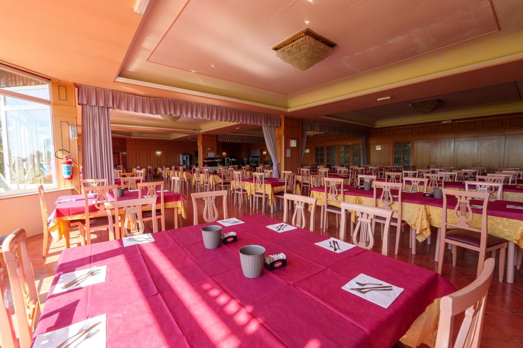 Hotel Villa Strassoldo "Ex Attianese Hotel Restaurant" Cervignano del Friuli Εξωτερικό φωτογραφία